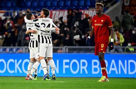 J­u­v­e­n­t­u­s­’­t­a­n­ ­R­o­m­a­ ­K­a­r­ş­ı­s­ı­n­d­a­ ­M­u­h­t­e­ş­e­m­ ­G­e­r­i­ ­D­ö­n­ü­ş­:­ ­3­-­4­